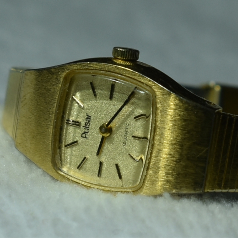 Vintage Pulsar Gold Tone Quartz Watch with Security Chain